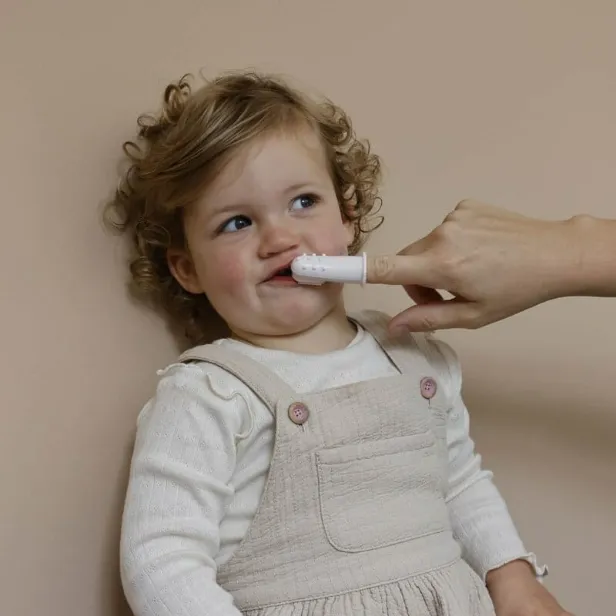 377-8711736548132-fingertiptoothbrush-amb-2-1500×1500-1