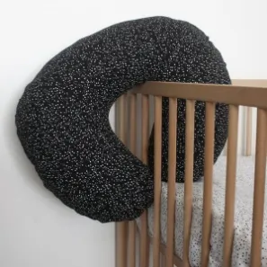 feedinh-cushion-lifestyle-galaxy-2