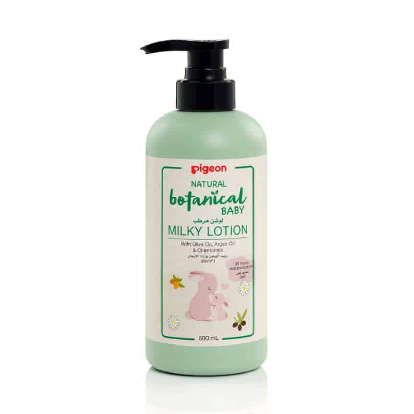 Pigeon Milky Lotion Natural Botanical, 500ml, green bottle with pump, featuring a cute rabbit illustration.