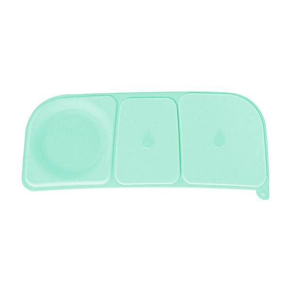 b.box lunchbox in chill out color, featuring three compartments and a round section for versatile meal packing.